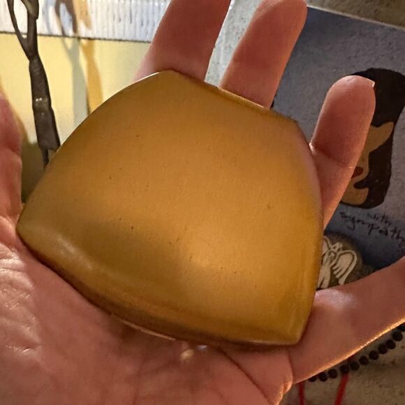 Vintage Elgin American Floral Makeup Compact, 1940's - Picture 8 of 15